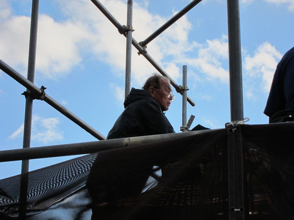 local contractor local roofer